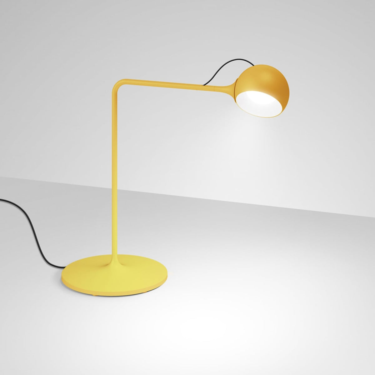 Artemide Ixa Lampada da Tavolo
