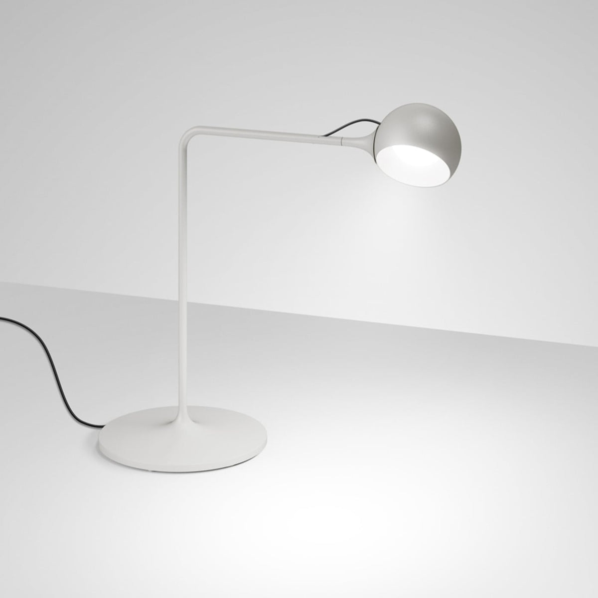 Artemide Ixa Lampada da Tavolo