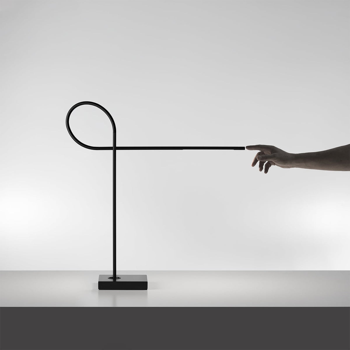 Davide Groppi Ribbon Lampada da tavolo