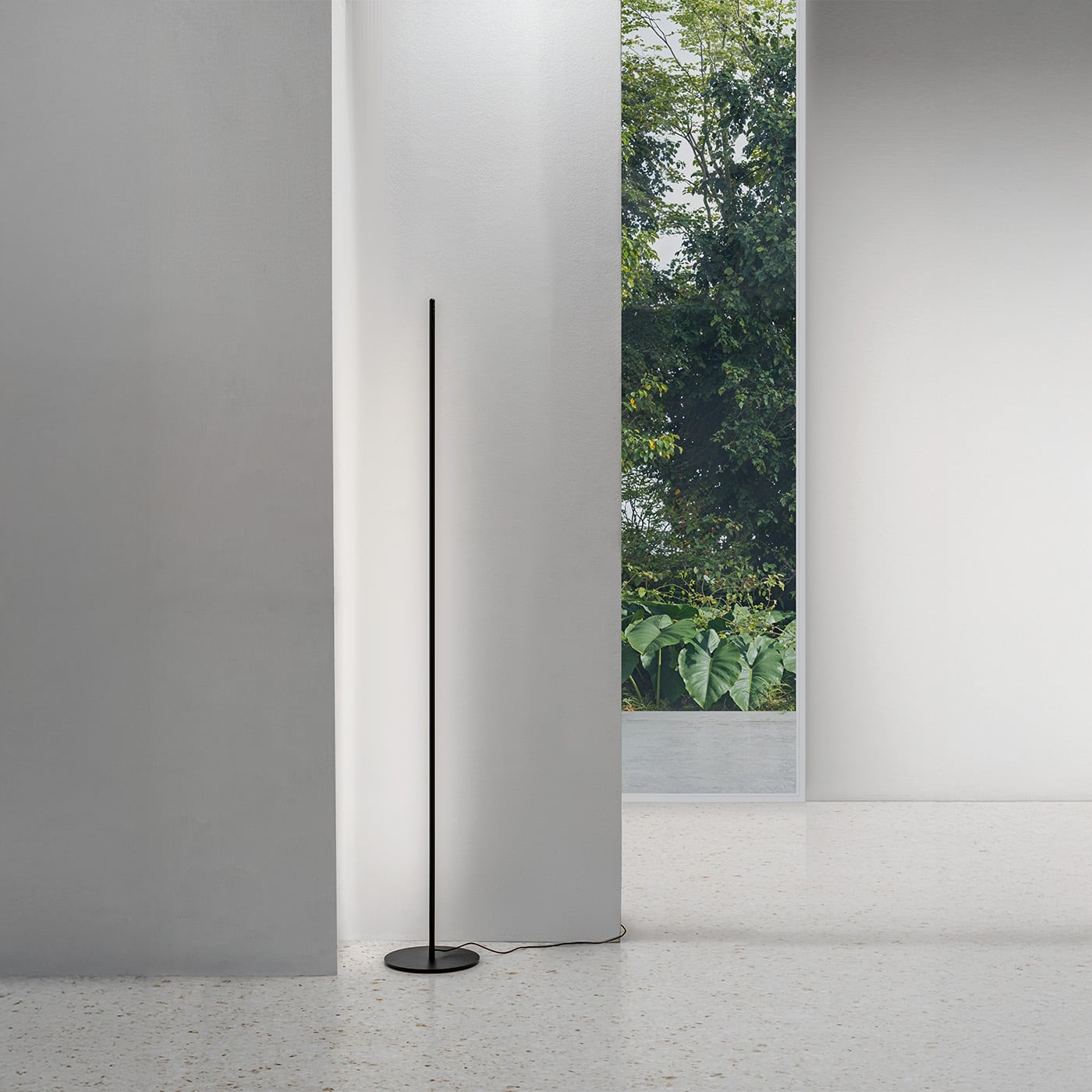 Gea Ebony Piantana