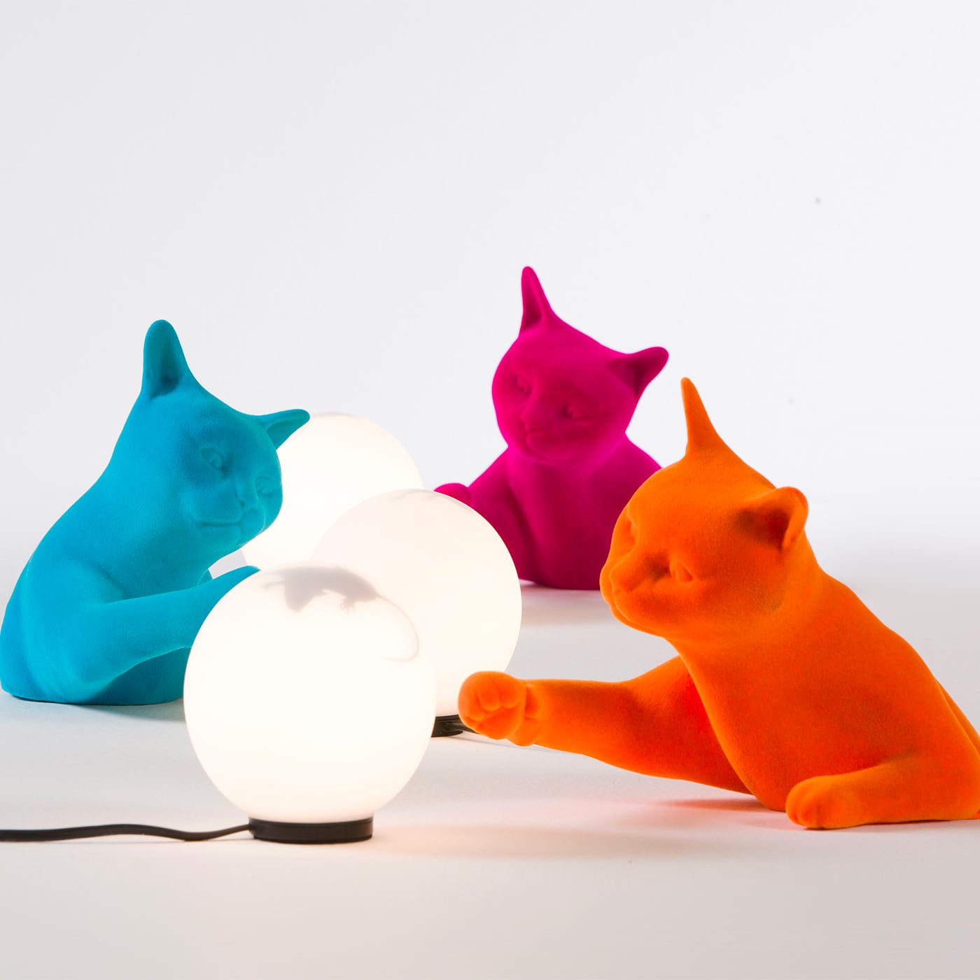 Karman Maoo Velvet Lampada da tavolo