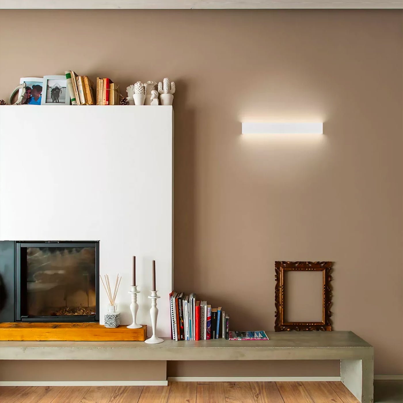 Linea Light Box Applique Biemissione