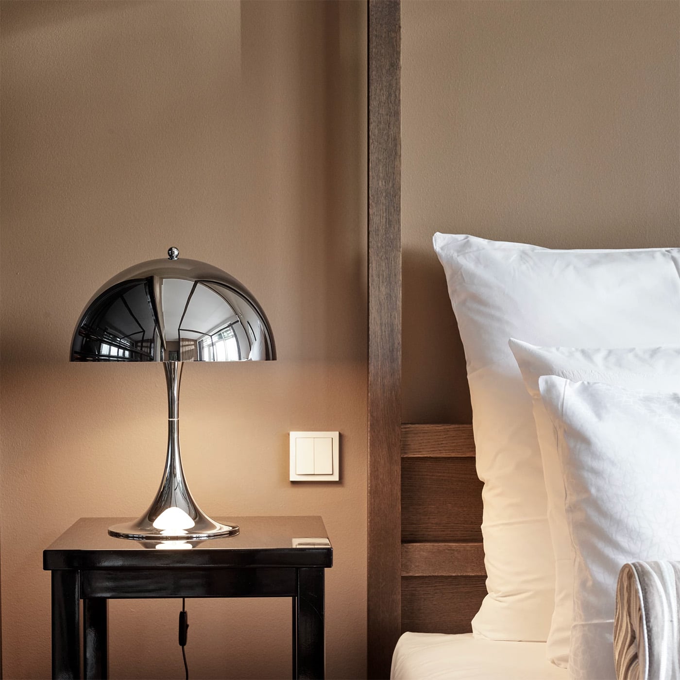 Louis Poulsen Panthella 320 Lampada da tavolo