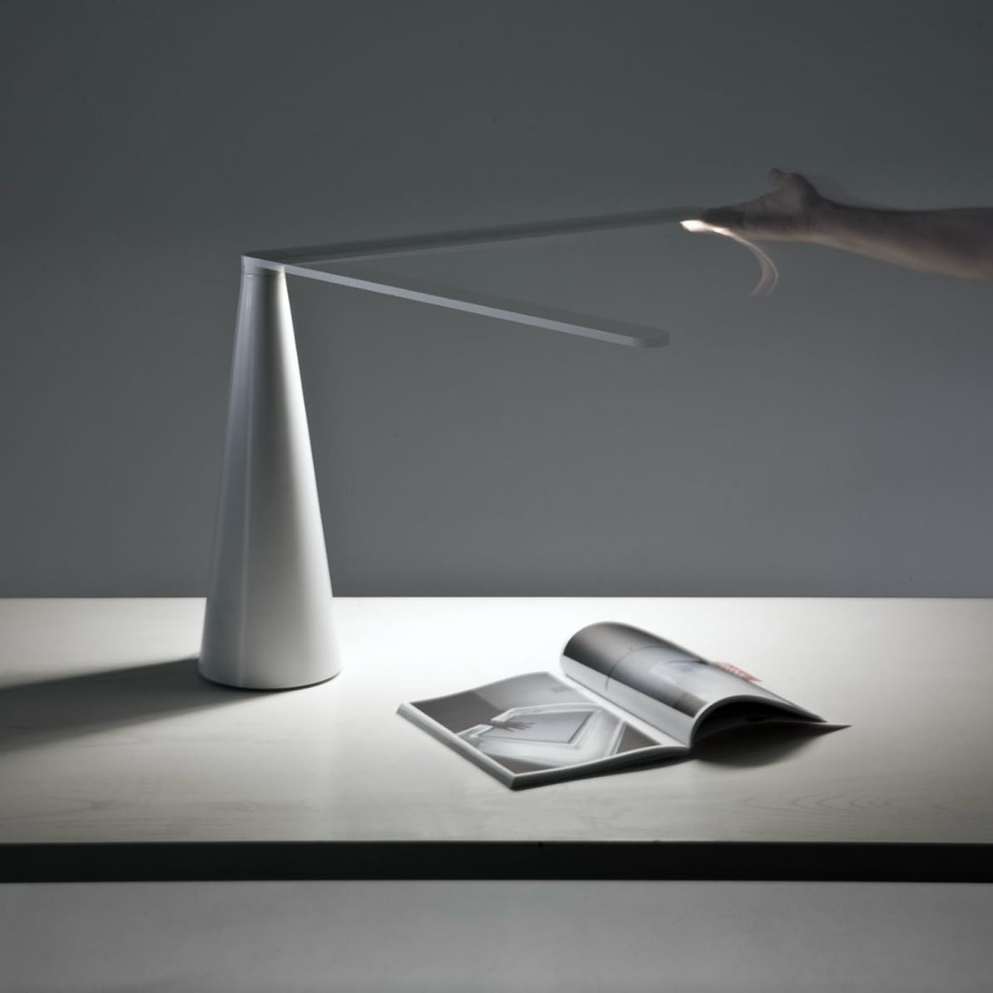 Martinelli Luce Elica Lampada da tavolo