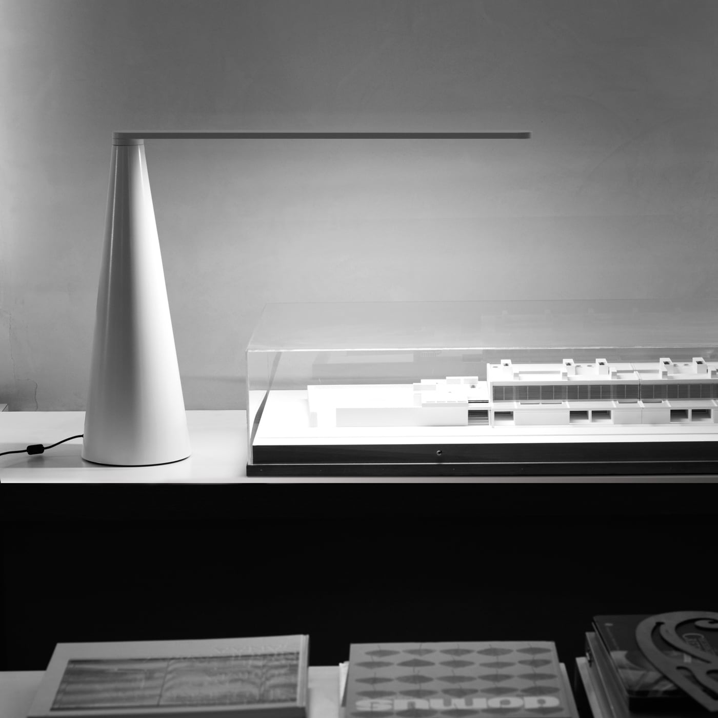 Martinelli Luce Elica Lampada da tavolo