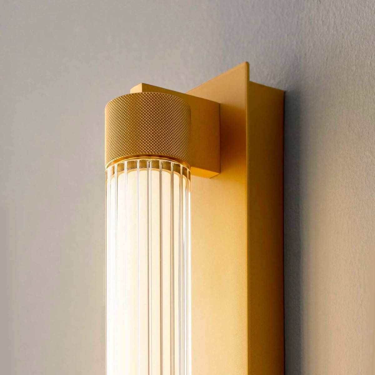 Olev Charmer Applique