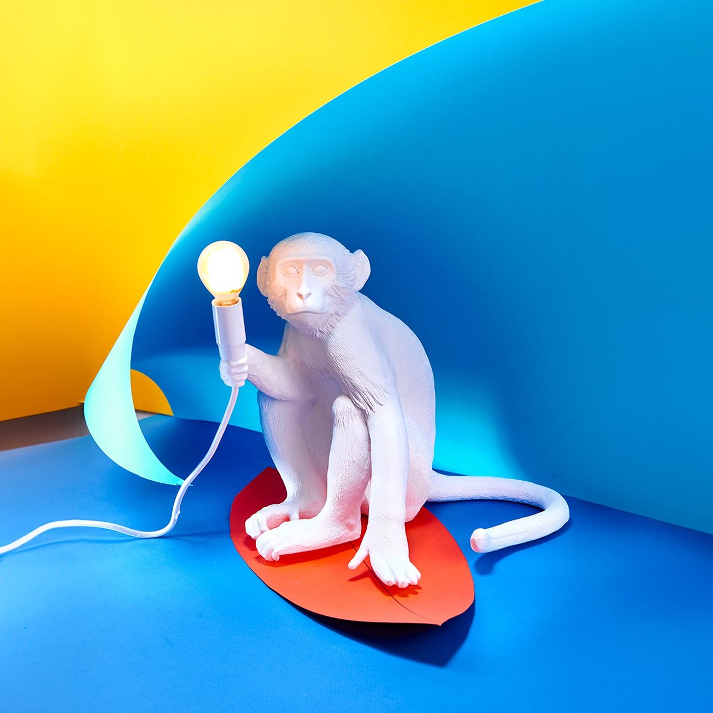Seletti Monkey Sitting Lampada da terra