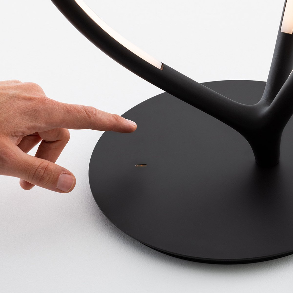 Artemide Arrival Lampada da tavolo