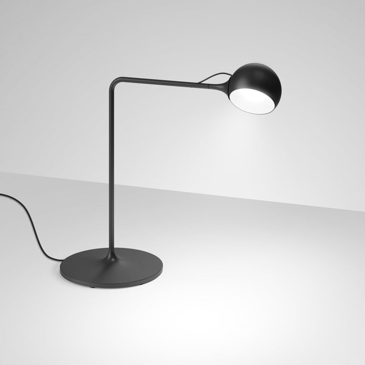 Artemide Ixa Lampada da Tavolo