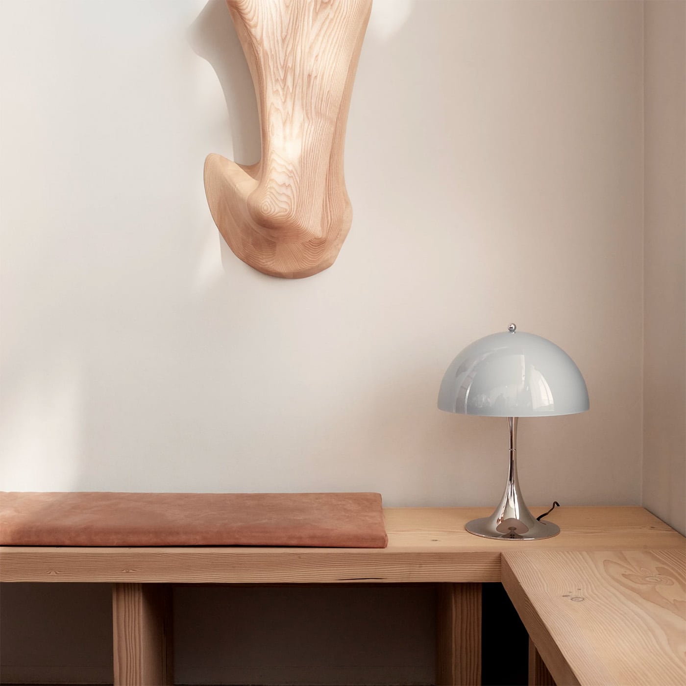 Louis Poulsen Panthella 320 Lampada da tavolo