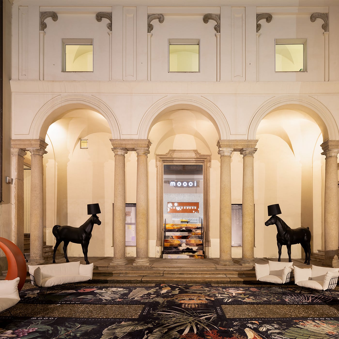 Moooi Horse Lamp